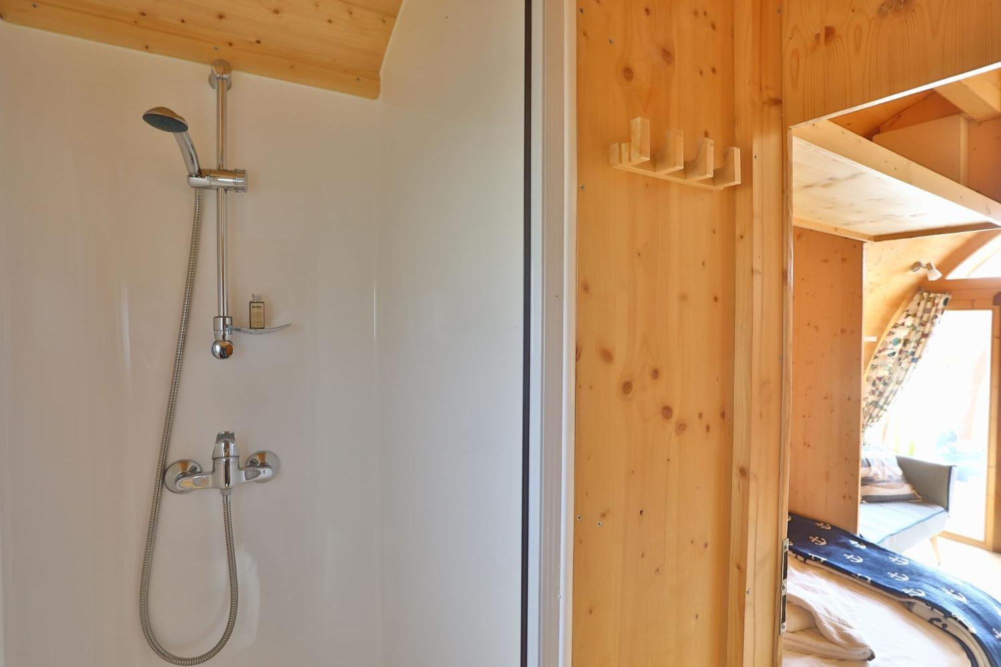 Hausboot Dotterbart Hotell Gager Exteriör bild