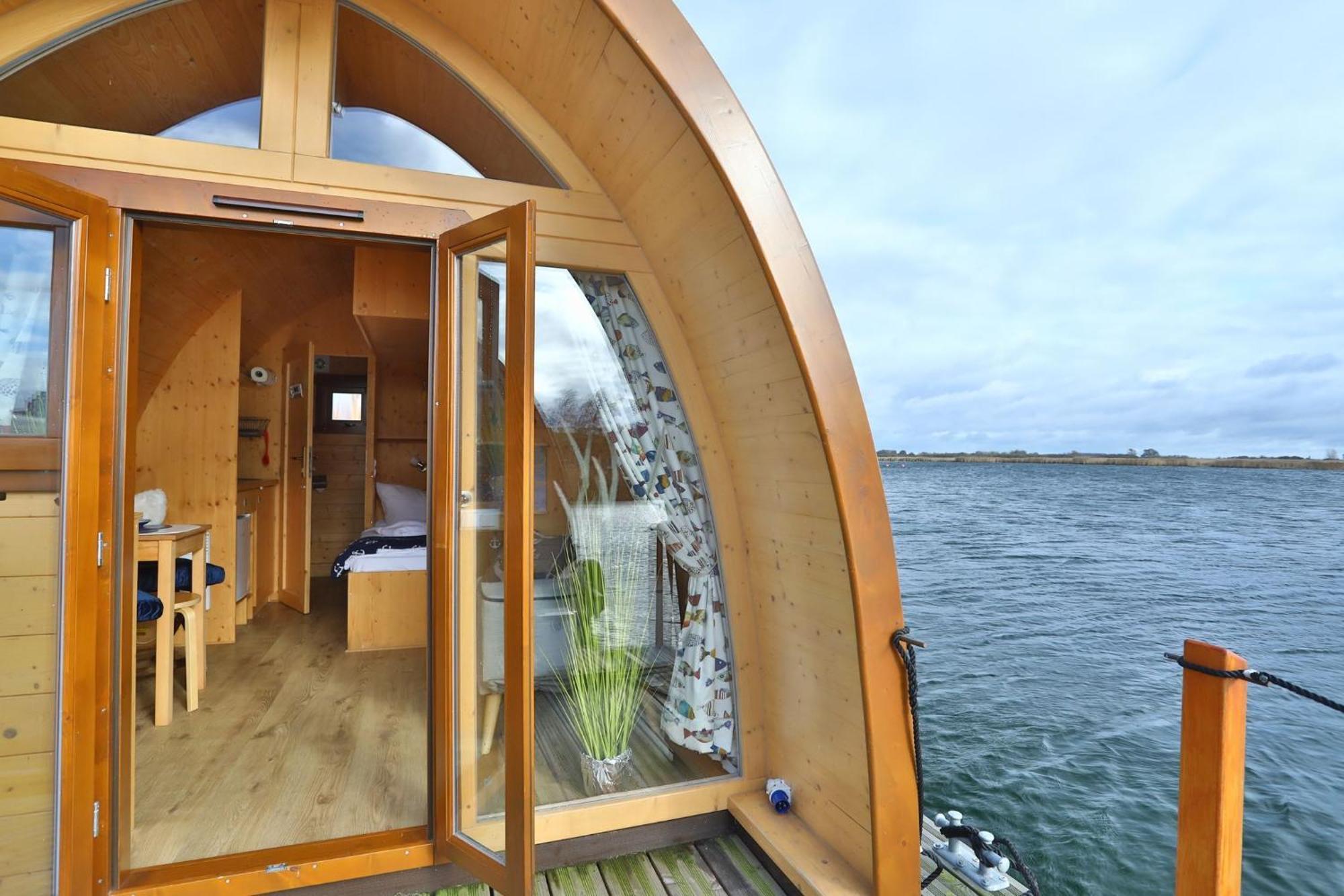 Hausboot Dotterbart Hotell Gager Exteriör bild